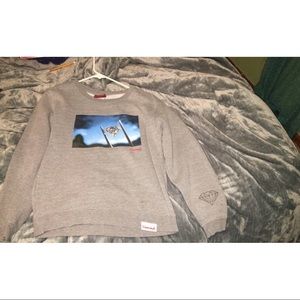 Diamond crew neck